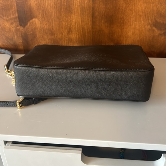 Michael Kors cross body.  Great condition. - Picture 3 of 5